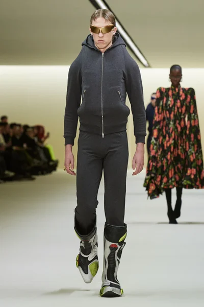 Look 32